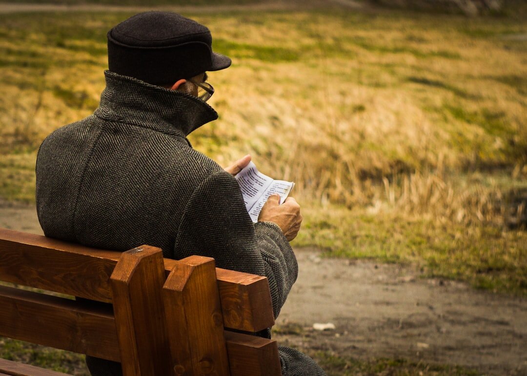 detective reading old letter